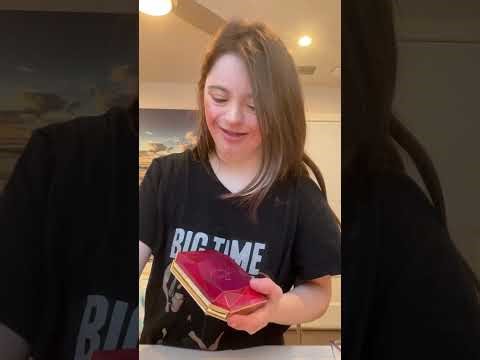 iCarly Carly shay makeup look