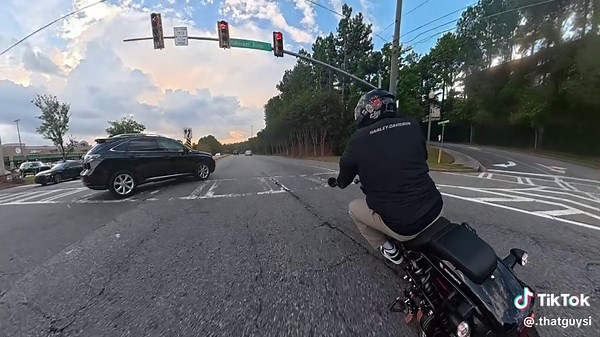 Focus Ahead: Key Tips for Safe Motorcycle Riding