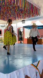 Pequeños Infantiles en Peñamiller Queretaro bailando el estilo alegre 🎻👏🏻♥️ | Pasión Huapanguera