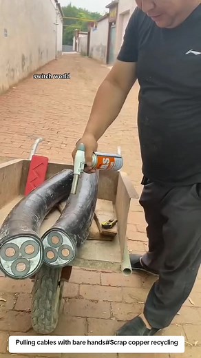Pulling cables with bare hands#Scrap copper recycling