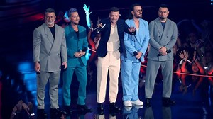 2023 MTV Video Music Awards: *NSYNC reunites 22 years after last studio album, presents Taylor Swift with award
