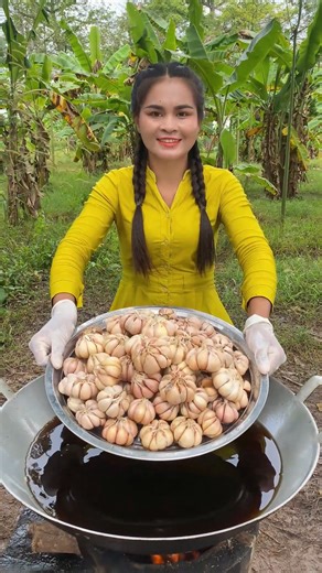 🍗🧄 Tag someone who loves garlic as much as you do because this chicken recipe will blow them away. Simple to make, impossible to forget. | Food Blog