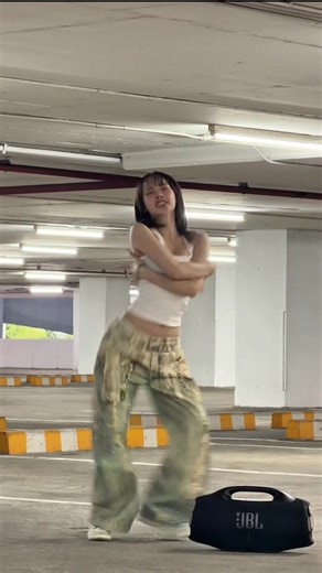 JBL BoomBox 4: Must-Have for Gen Z Party Vibes