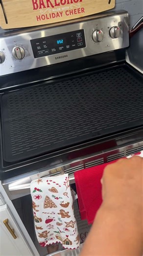 Protect your kitchen stove with these silicone glass stove top covers! They're heat-resistant, easy