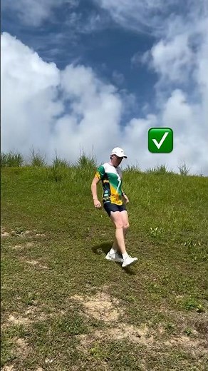 On steep descents, use the gallop technique. #trailrunninglife #trailrunners #runningtips #trailrun