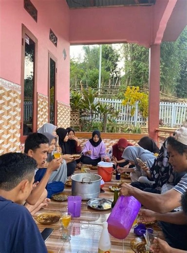 orang ini terganggu ada sesuai yang datang tidak terduga