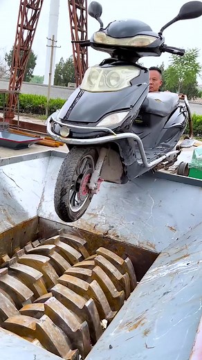 Crushing Everyday Objects with Heavy-Duty Machine