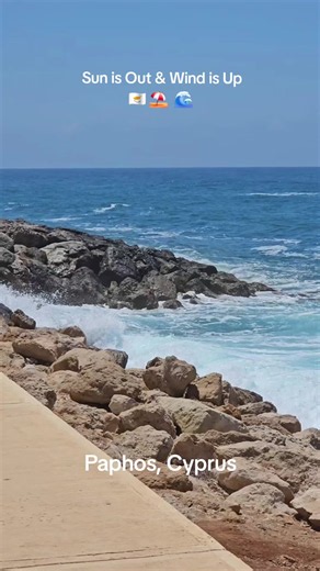 Paphos Castle Sunshine: Beach, Waves & 27°C Bliss