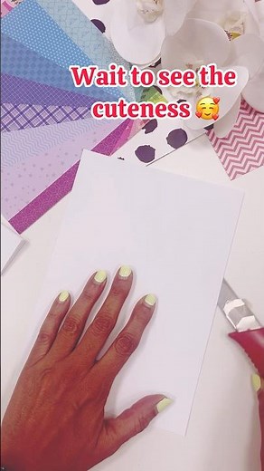 Turn your paper scraps into these cute looking mini books. Use them as party Favours or keychains