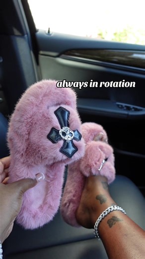 Trendy Pink Slippers for Women: A Style Essential