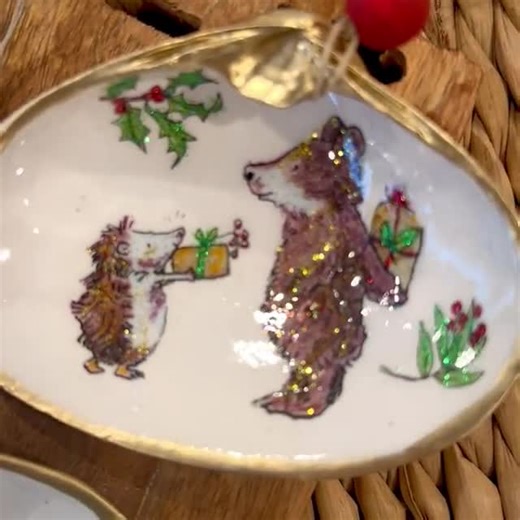 Decoupage Clam Shell Christmas Ornament: Maine Handmade, Animal Design - Etsy