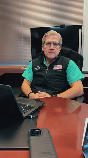 Craniectomy Q&A! When I saw the patient (previously posted) in clinic with @tiktokbraind0c, I had some questions for him about the case. I thought I’d share his answers for everyone to learn, too 🧠💭🩺 *CONSENT WAS OBTAINED FROM OUR PATIENT* #neurosurgery #medicine #brainsurgery #craniectomy #craniotomy #ctscan #qanda #brainbleed #cosmeticsurgery #postop #plasticsurgery #medicineexplained #medstudent #neurosurgeon #medicalstudent #premed #physician #futuredoctor #medicaltiktok #residentdoctor #