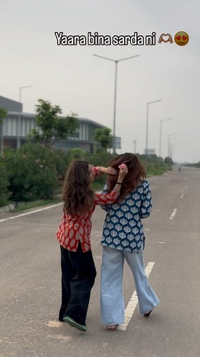 SIMRAN | Yaara bina sarda ni 🫶🏻 . . #reelsinstagram #reels #video #reelitfeelit #instagood #instadaily #instalike #trendingreels #instamood... | Instagram