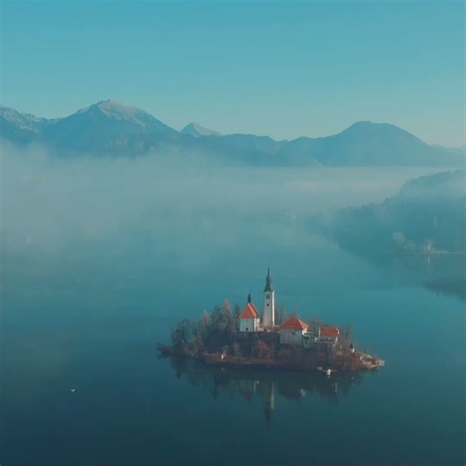 Why everyone is obsessed with this lake 🚣‍♂️