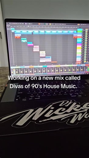 Divas of 90's House Music Mix by DJ Wicked Waltz