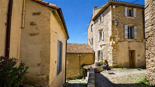 Exploring Gordes France Provence village walk (4K)