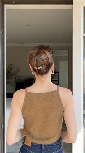 EASY TUCKED BUN USING A SIDE COMB