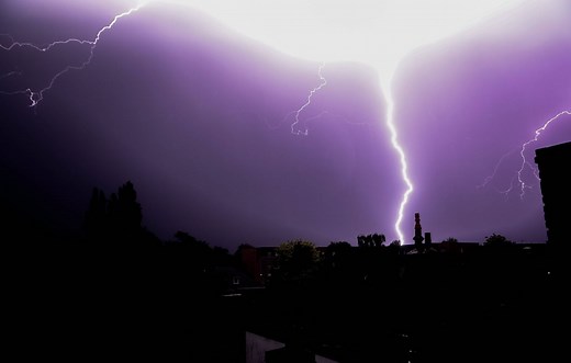Orages : Un incroyable coup de foudre explosif fait bondir Toulouse