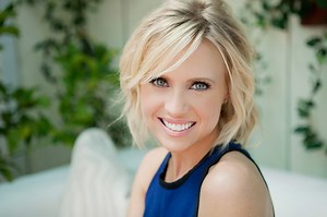 About Jessica Holmes - KTLA News Anchor & TV Host