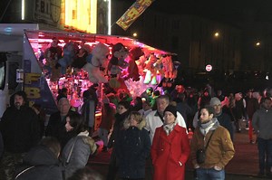 IMAGES. Manèges, machines à pièces, croustillons… la fête foraine bien lancée à Argentan