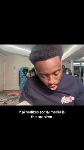 You heard him stutter? #kaicenat #reading