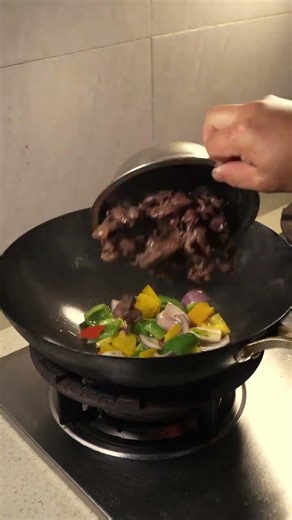 Unlock 100 Simple ways to Cook Home-style dishes. Today s dish is stir-fried beef with Col
