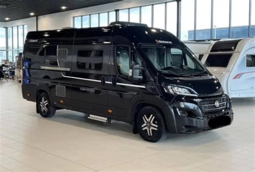 Prezzo: €29.000! FIAT Pössl Globecar Campscout 640 – 2.3L 140 CV – 2020 – CAMBIO AUTOMATICO – TRUMA Combi 6E – Solo 19.800 km In vendita: splendido camper Pössl Globecar Campscout di alta gamma in una configurazione rara e ricercatissima. Questo modello da 6,36 m, in ottime condizioni e con pochi chilometri, è ideale per coppie o famiglie che viaggiano insieme, offrendo quattro posti letto, grande comfort e completa autonomia. ⸻ 🔧 Specifiche tecniche: • Anno: 2020 • Motore: Fiat 2.3L – 140 CV •