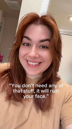 🎁The difference between 25 and 28 hit HARD in the best way.(with the help of a few of my favorite things of course…) 💉Maybe you disagree with injectables for whatever reason, that’s fine. We all deserve to make our own decisions about our bodies, but don’t let the fear of looking crazy stop you from seeking out things that make you feel good! With the right treatment plan and the right provider a subtle, natural appearance is possible. Medical services supervised by Dr. Kim Higgins, TX License