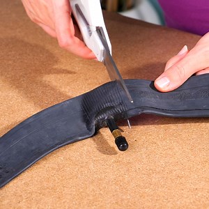 She used a bicycle tyre to create a brand-new belt 🚲 | 5-Minute Crafts Family