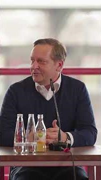 Union Berlin boss Horst Heldt and press spokesman Christian Arbeit are stunned. 🤯 #shorts