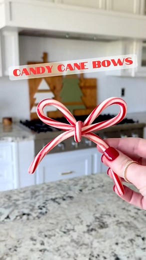 How to make Candy Cane Bows! Layer two candy canes in the shape of a bow and melt them into place. Bake at 200 degrees and mold everything into a bow. Repeat the baking/warming process as necessary to achieve desired shape. Peppermint candy bows are so cute! ⭐️For a full printable and interactive list of supplies and step-by-step instructions, visit my blog: Smart School House | Smart School House