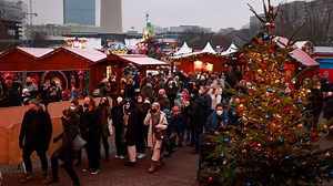 Fact check: No, a man dressed as Santa in Germany was not arrested for refusing to wear a mask