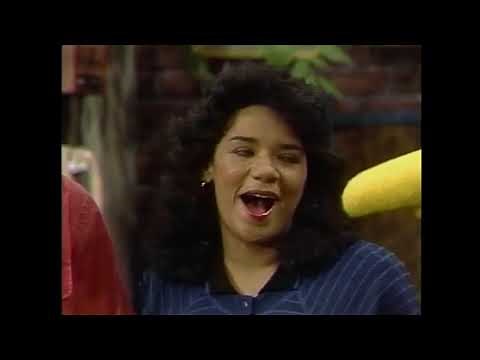 Sesame Street - Maria announces her pregnancy