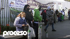 25 mil dólares por internarse en una clínica privada con un seguro que no cubría el covid o mil dólares por noche de hospitalización es lo que tuvieron que pagar muchos mexicanos durante la pandemia. | Revista Proceso