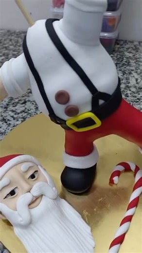 Shortcrust Bakes on Instagram: "BTS 🎅 (Cakes,bakery,pastries,shortcrust bakes,customised cakes,cakes for all occasions) #bakery #cakes #shortcrustbakes #cake #follow"