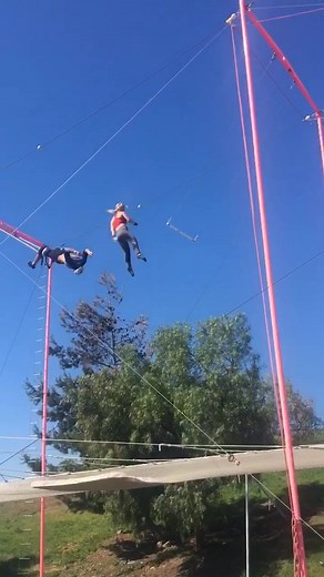Trapeze is c h a o t i c 🥴🥴 (hopefully I’ll be flying again soon!!) #fyp #foryou #foryoupage #trapeze