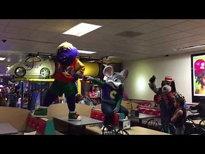CHUCK E CHEESE DANCES HIP HOP with Munch...Watch me Whip Watch me NaeNae