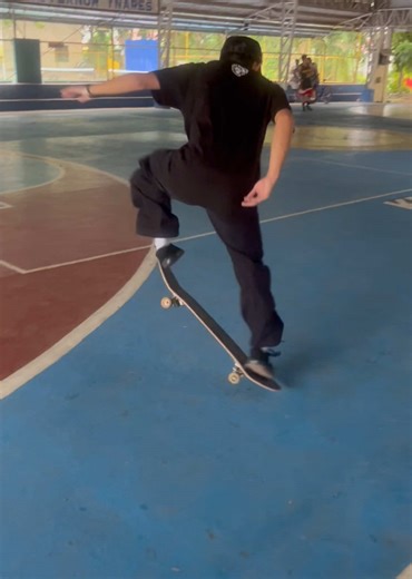 Understanding the Term 'Poser' in Modern Culture