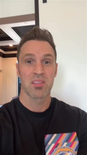 October 26th — the day America orchastrated the ultimate power play. While the world watched headlines and distractions, the U.S. quietly pulled off the greatest economic trap in modern history. For decades, China controlled 80% of rare earth processing — the metals behind every chip, weapon system, smartphone, and AI server. It was America’s biggest weakness — and China knew it. So when Trump threatened 100% tariffs on 300 billion dollars of Chinese exports, Beijing warned it would choke the gl