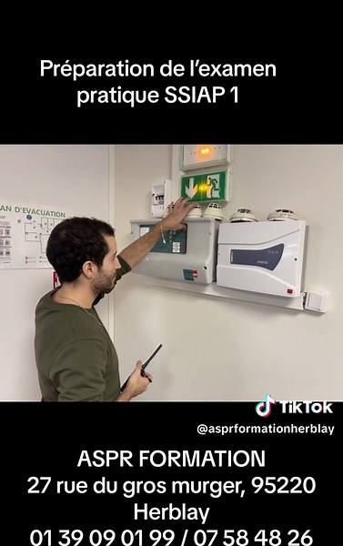 🔥 Tu veux te former au métier de sécurité incendie et devenir agent SSIAP 1 ? 🔥 Découvre notre formation SSIAP 1 avec ASPR Formation et deviens un professionnel capable de prévenir et gérer les risques d’incendie dans des lieux publics ! Prochaine session : du 25 novembre au 6 décembre 2024 📅 Ne manque pas cette chance de te lancer dans une carrière essentielle et valorisante ! Avec des formateurs experts et des sessions pratiques intensives, tu seras prêt à intervenir et protéger les autres.