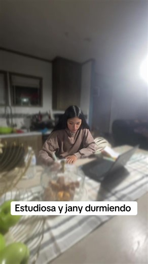 Vida con hijas: Tarea y ensaladita