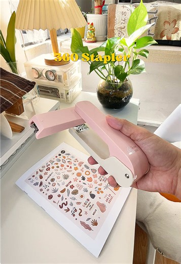 arlene ✨ art & cozy life (@wordsandsilence_) - 360 Degree Rotatable Stapler for Easy Paper Binding