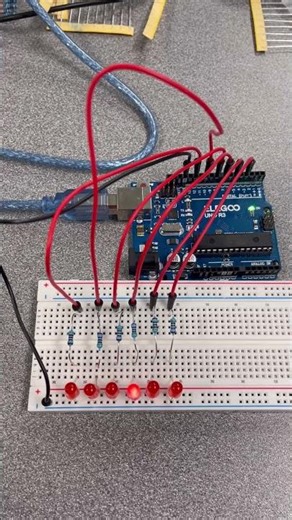 Arduino Knight Rider Effect #led #arduino #smartphone #coding