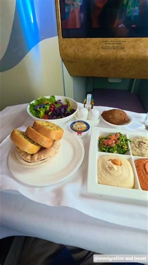 Emirates A380 business class review #emirates #business #dubai #qatar #uae #airbusa380 #foodie