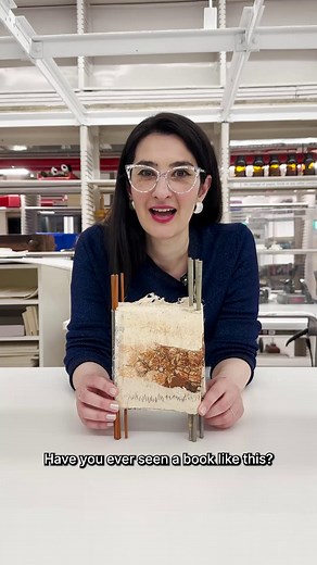 Have you ever seen a book like this? 😲 ‘Walking the Ancient Sea Wall’ by artist Liz Powell is an example of a concertina book, or accordion book, made from one piece of paper folded back and forth. Liz created this piece during a residency at Curtin Springs Station in Australia's Northern Territory, using hand-ground ochres and sticks found during her travels. When fully expanded, the reader can "walk the landscape" from one end to the other. Interested in knowing more about artist books? Join 