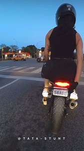 717K views · 33K reactions | Aveces pasan unas cosas 藍 | TATA STUNT | Facebook