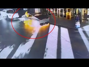 Video shows moment of Cybertruck explosion outside Trump Int'l Hotel in Vegas