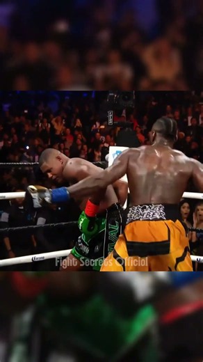 Wilder's Right Hand is DANGEROUS 😱🔥 #boxing #deontaywilder #knockout