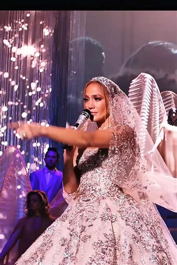 Lisa suddenly picked a man out of the audience and held a wedding ceremony right on the spot.#foryuo #fyp #tiktok #usa🇺🇸 #movie