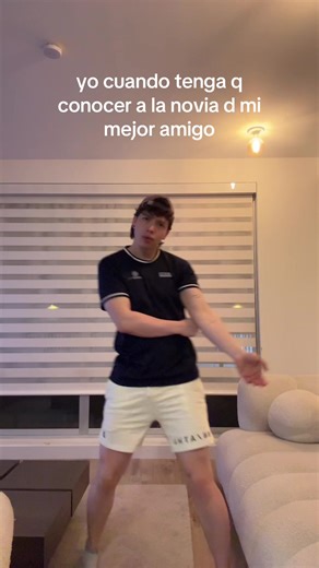 Conociendo a la Novia de Mi Mejor Amigo: Un Encuentro Humorístico